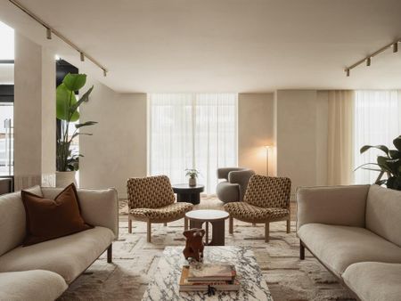 3 bedroom flat to rent - Photo 4