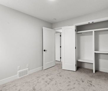 Edmonton Unfurnished townhouse Rental in Parkallen - Stunning and M... - Photo 5