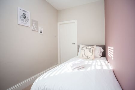 Lydia Terrace - Photo 2