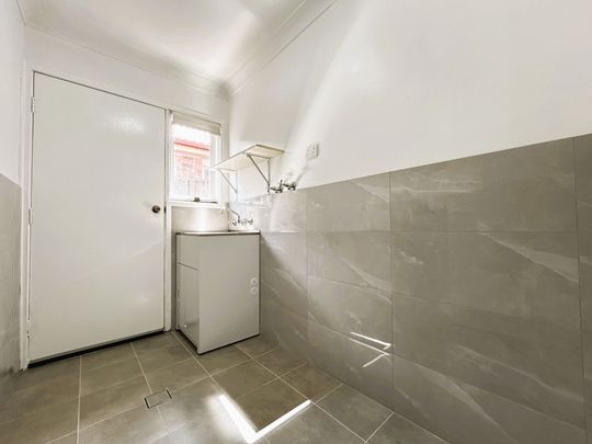 Spacious 3-Bedroom House in Family-Friendly Acacia Gardens - Photo 1