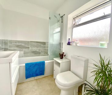 3 bedroom terraced house to rent - Photo 4