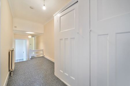 Maisonette to rent - Grays, RM17 - Photo 2