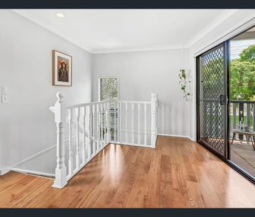 Furnished Tri-Level Home Between Chirn Park & The Broadwater - Photo 6