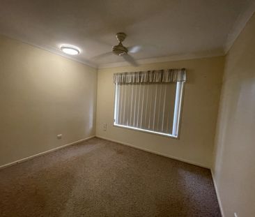 Karalee Rental – 4 Bedrooms, Shed & Large Yard - Photo 4
