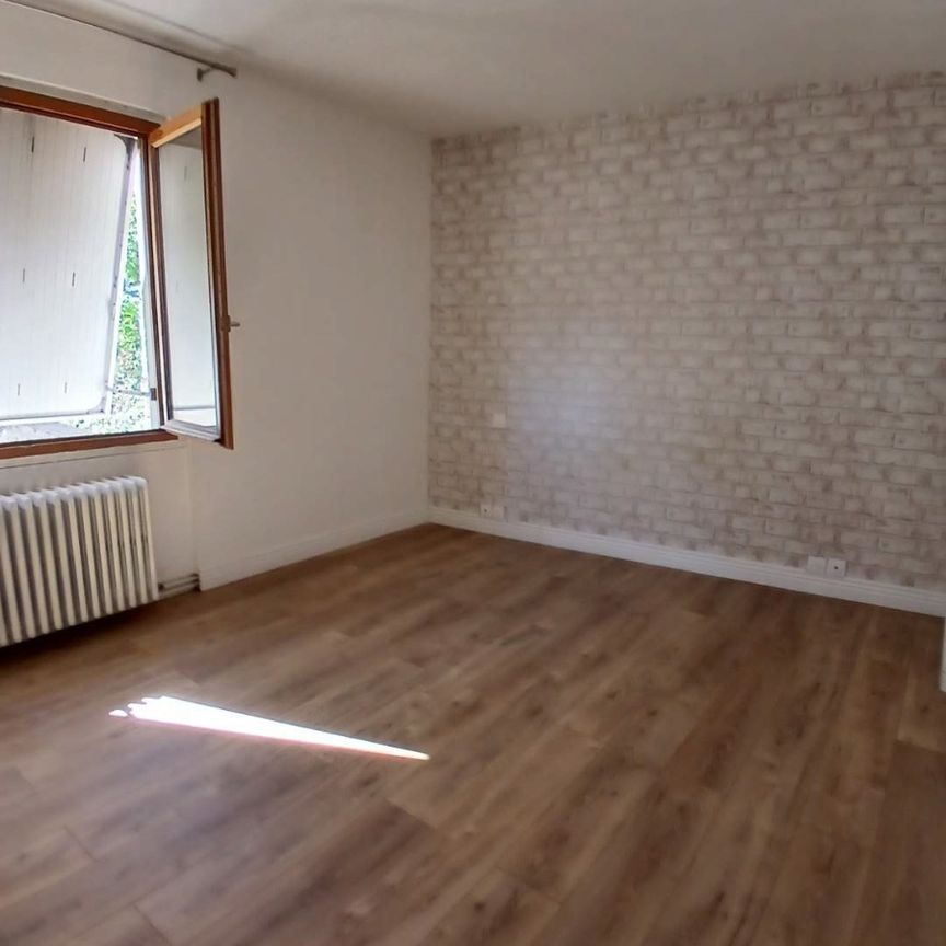 Maison de ville avec garage et terrasse - Photo 1