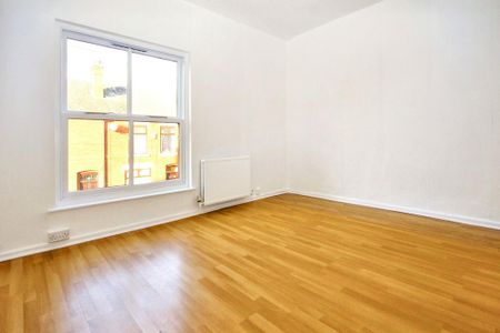 3 bedroom end of terrace house to rent - Photo 5