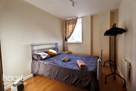 2 bedroom apartment to rent - Photo 3