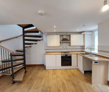 2 bedroom terraced house to rent - Photo 2