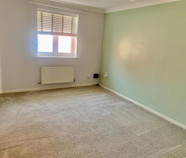 2 bedroom end of terrace house to rent - Photo 2