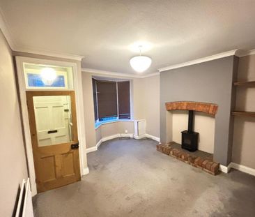 2 bedroom semi-detached house to rent - Photo 5