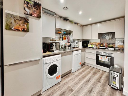 London Road, Southend-On-Sea - Photo 1