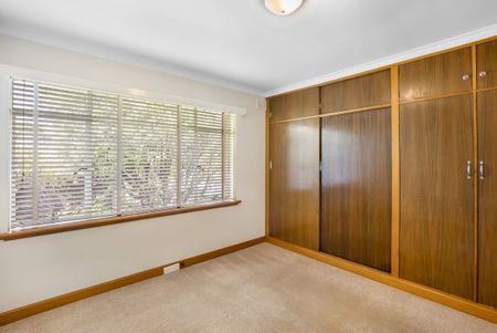 Large Family Home with Stunning Water Views - Photo 3