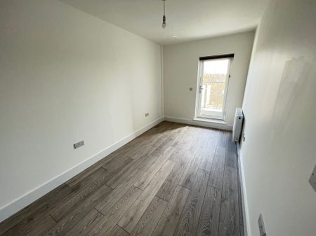 Modern 2-Bedroom, 2-Bathroom Student Apartment in Portswood, Southampton - Photo 2