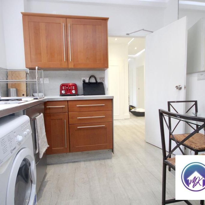 1 Bedroom Room in Flat Share To Rent - Photo 1