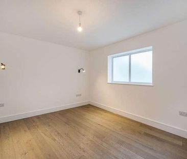 Blacksfords Path, Roehampton, SW15 - Photo 3