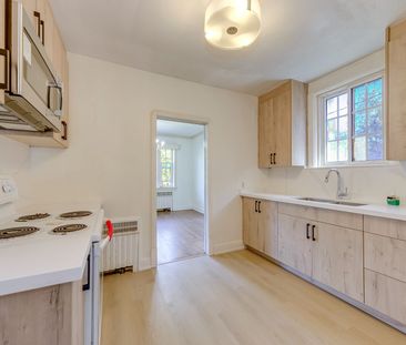 For Lease - 389 Lawrence Avenue, Toronto, Ontario - Photo 6