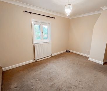 2 bed terraced house to rent in Elm Cottages, Holyport Street, Maid... - Photo 4