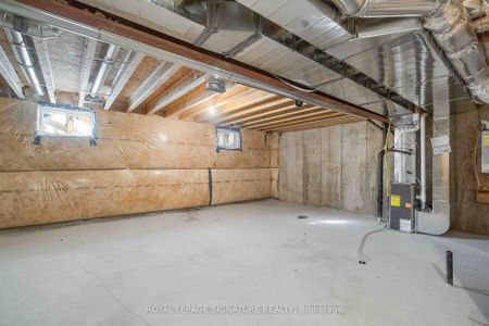 Townhouse For Lease | X8139612 - Photo 2