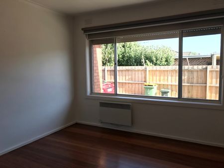 3/30 Kelsby Street, Reservoir VIC 3073 - Photo 4