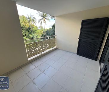 Location Appartement 3 pièces 65m² LE TAMPON 97430 - Photo 4