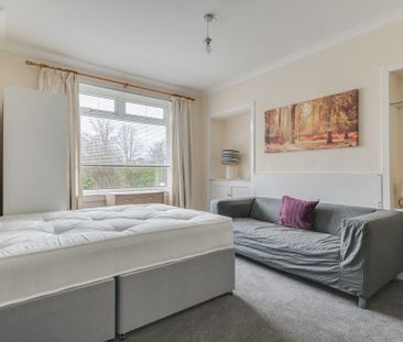 2 bedroom ground floor flat to rent - Photo 1