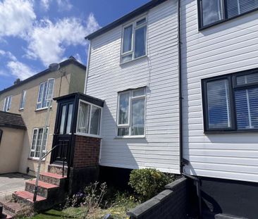 2 bedroom semi-detached house to rent - Photo 3