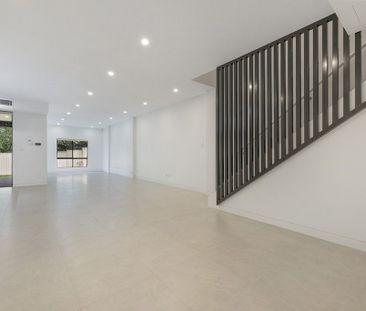 QUALITY OVERSIZED FOR FOUR BEDROOM DUPLEX IN PRIME LOCATION - Photo 1