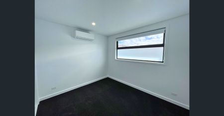 Modern Light-Filled Family Home - Ultra Convenient Location! - Photo 2