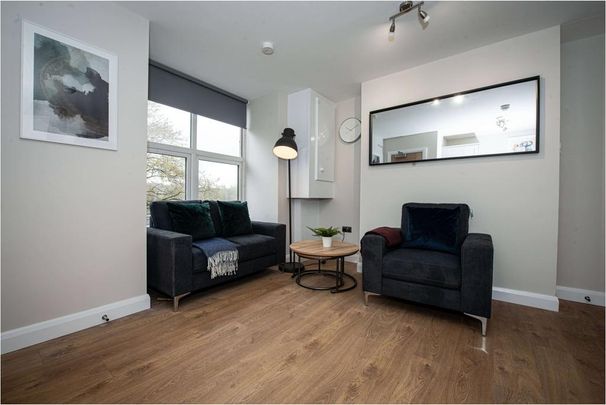 3 bedroom flat to rent - Photo 1