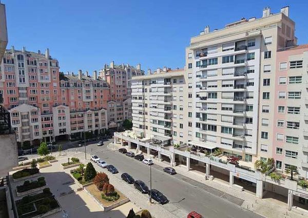 3 Bedroom Apartment with a view, Telheiras, Lisboa