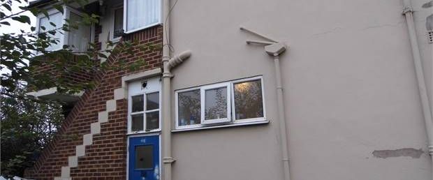 moremead road, london - Photo 1