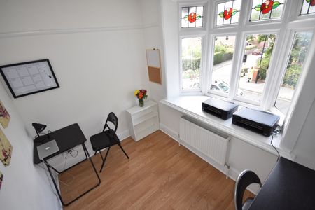 Room in a Shared House, Burgess Road, SO16 - Photo 5