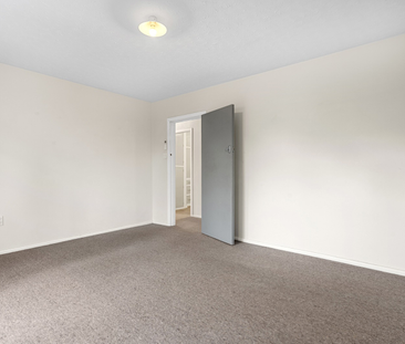 Superb City Centre Location – With Parking - Photo 2