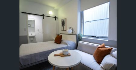 All-inclusive | Fully Furnished | Flexible Leases - Photo 3