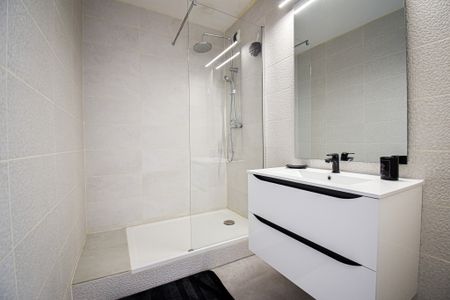 Location Appartement 3 pièces 58m² ST DENIS 97400 - Photo 5