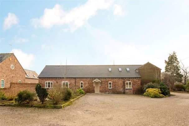 Modern, open-plan three bed / three bath barn conversion between Tarporley and Chester, with excellent standard of finish, double height living area and front and rear gardens - Photo 1