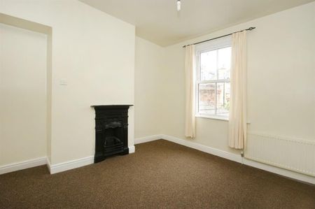 2 bedroom terraced house to rent - Photo 4