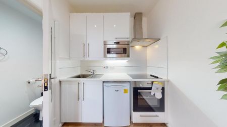 Studio to rent - Photo 2