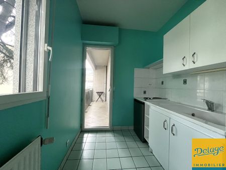 LIMOGES - CENTRE-VILLE - STUDIO AVEC BALCON ET STATIONNEMENT - Photo 4