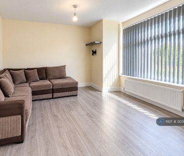 4 bedroom flat to rent - Photo 1