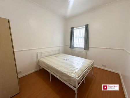 4 bedroom terraced house to rent - Photo 5