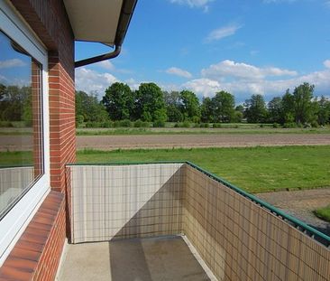 Felder und Wiesen! Schön geschnitte 3-Zimmer-1.OG-Wohnung mit Balkon - Photo 1