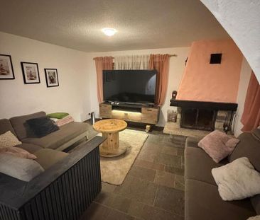 Alleinstehendes Einfamilienhaus mit gepflegtem, grossem Garten - Foto 1