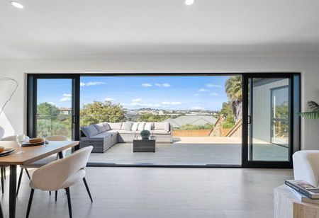 Modern Family Haven Near Beaches & Top Schools - Photo 4