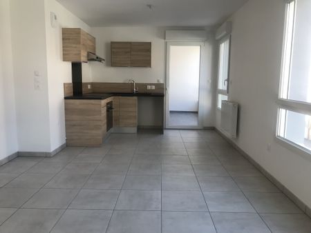 Appartement RUE MARIE CLEMENCE FOURIAUX - Photo 3