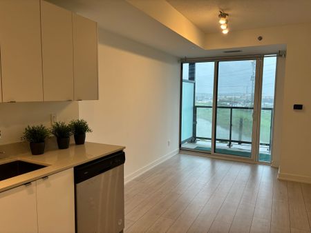 For Lease - 3200 Dakota Common Unit# B611, Burlington, Ontario - Photo 2