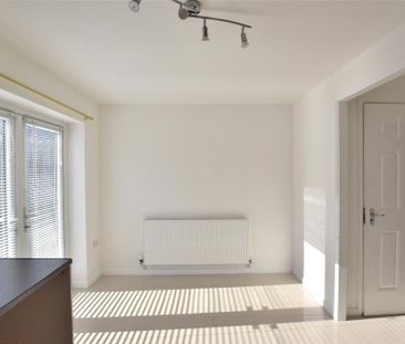 3 bedroom end of terrace house to rent - Photo 3
