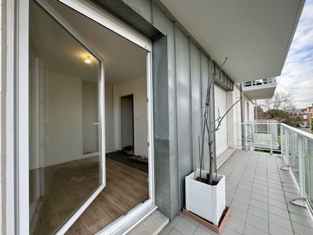 Location Appartement 2 pièces 43m² LA MADELEINE 59110 - Photo 4