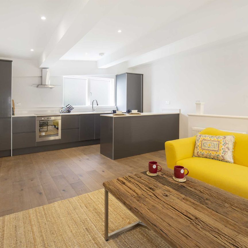 Elm Grove, Wimbledon, SW19, London - Photo 1