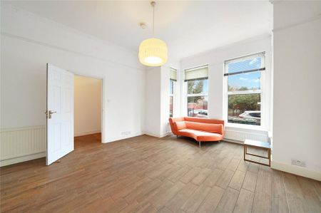 3 bedroom flat to rent - Photo 2
